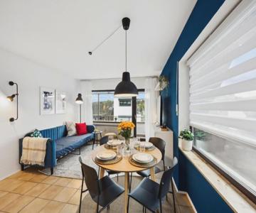 Helle & Moderne Wohnung Mit Panorama-balkon