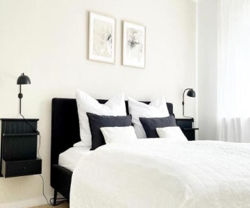 Friends And Family Leiwen