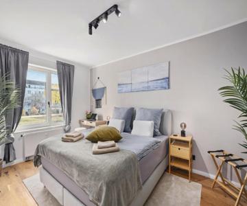 Edler Wohnraum Luxuriöses Apartment Mit Balkon, Boxspringbett, Kaffeevollautomat, Lift & Parkplatz