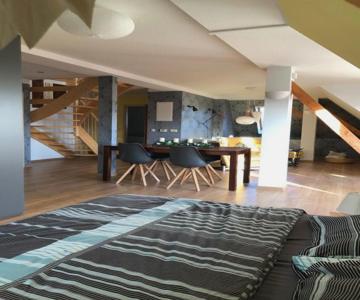 Maisonette Wohnung Mit Blick über Die Stadt
