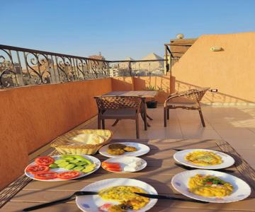 Pyramids Road Guest House