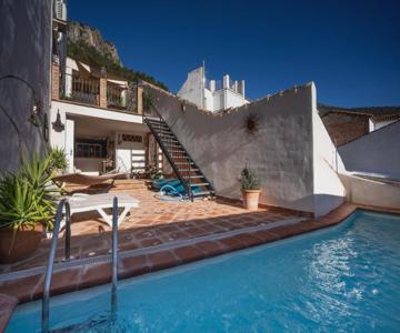 Eagles Nest - Massive Townhouse With Pool With Outstanding Views