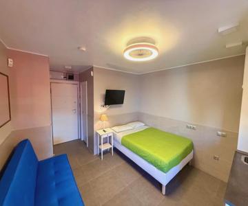 Newly Renovated Beach Studio