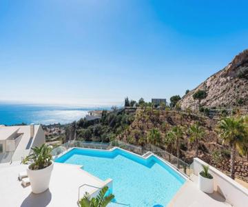 Panoramic Sea View Apartment Stupa Hills