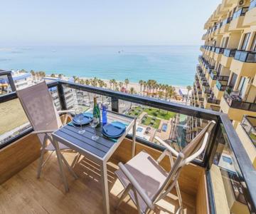 Amazing Views Beachfront Apartment With Swimming Pool