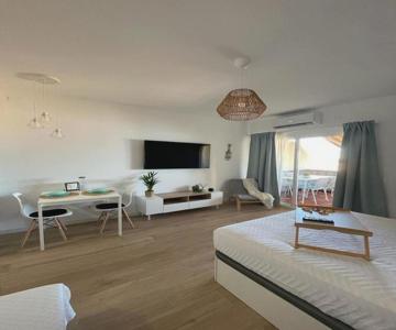Benalbeach Smart Suite