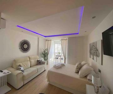 Exclusivo Estudio Piscinas, Conserjería 24 H