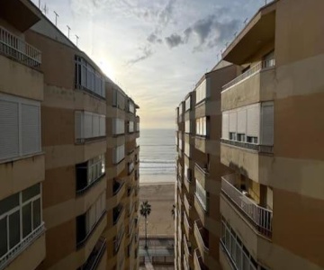 Piso Amplio-primera Linea Playa