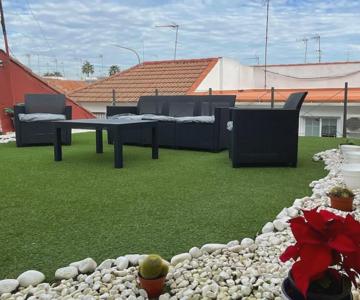 Dos Hermanas - Feel At Home