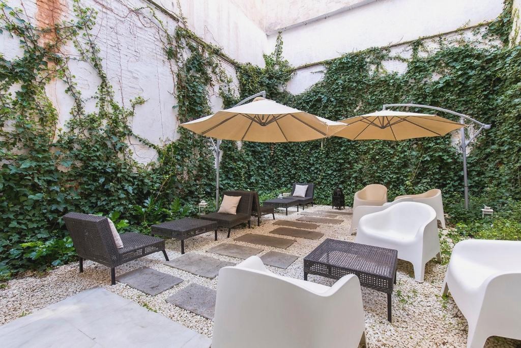 tuGuest Elvira Suites