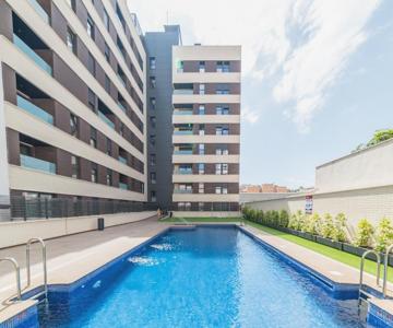 La Serna Premium Center