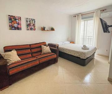 Couples Nest In Malaga!