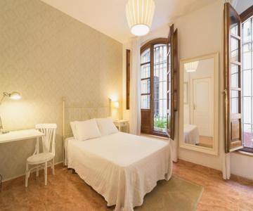 Lyrioshomes Málaga La Merced Centro