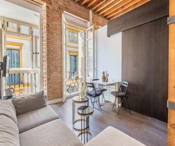 Pineapple Comedias 8 Con Parking