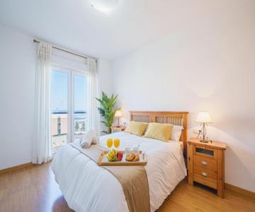 Soho & Sea Views -parking