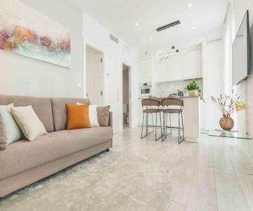 Tranquil & Bright Apartment With Parking By Rems