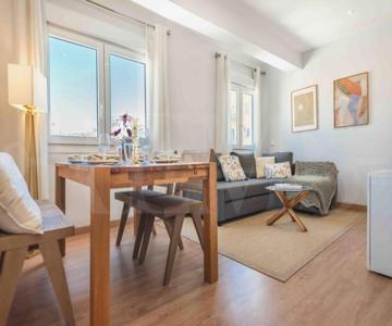 Commodious Apartment Near Center By Rems