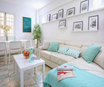 Big Flat In City Center With Patio