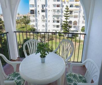 Piscina Y Playa En Laguna Beach Torrox
