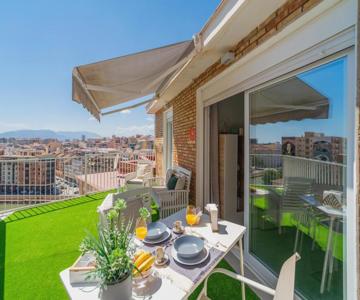 Sea views Penthouse City Center