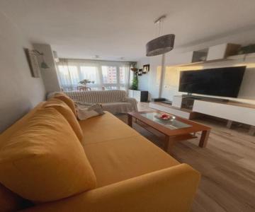 Amplio Apartamento, Playa, Tren