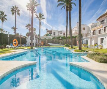 2261-superb Apt On The Beach, On Duquesa Harbour