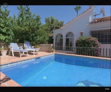 Private Villa With Pool, 3 Bedrooms, 2 Bathrooms, Jacuzzi, Garage 2 Cars, Close Beach, Bbq