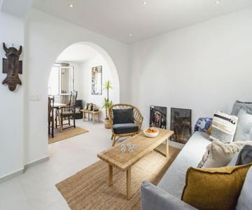 Stylish Apartment With Terrace Ref M29