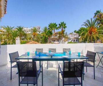 Modern Penthouse Frontline Urbanisation