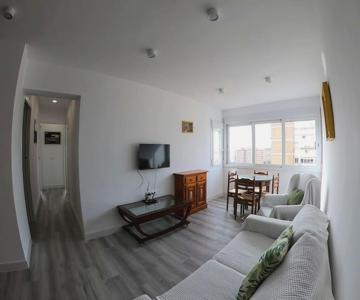 Roch - Stylish Apartment Near Metro
