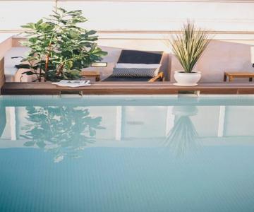 One&lux Byron Suites