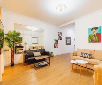 House Sevillana Parking