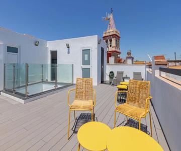 Nine O Clock San Luis Skyview