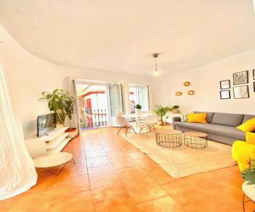 Comfortable Studio Old Town, Parking Optional