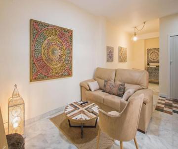 Charming Corners Romero