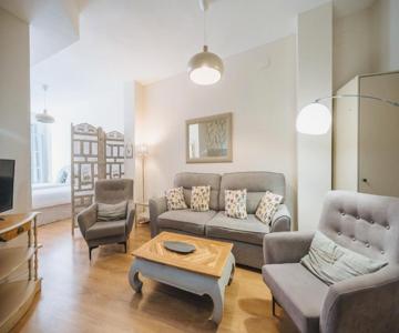 Sierpes 54, By Homing U