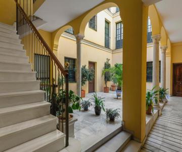 Álvarez Quintero Suite Apartment