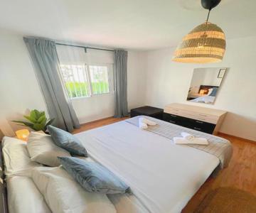 Large & Cozy Centrally Apartment