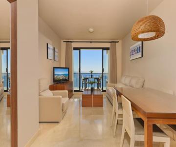 Apartamento De 2 Dormitorios En Torrox Costa