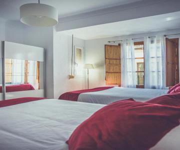 Aloreña 2 Con Balcones Al La Calle Real