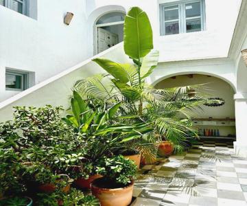 Spacious Private Vejer Patio Home