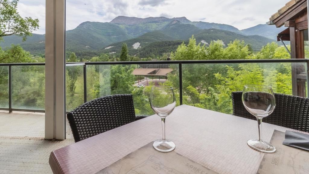 HOSTAL RIO ARA BELLOSTA by Vivere Stays