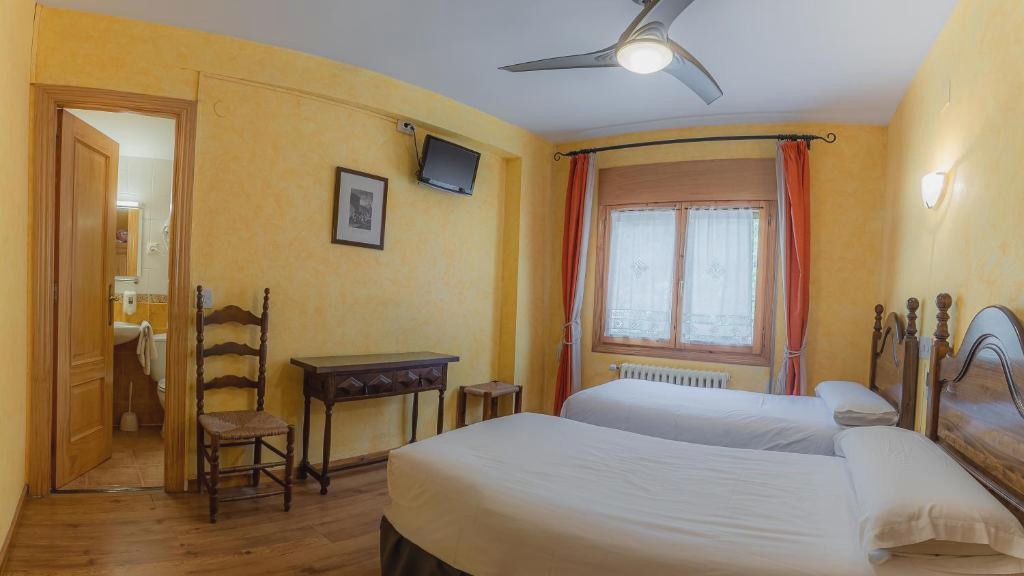 HOSTAL RIO ARA BELLOSTA by Vivere Stays
