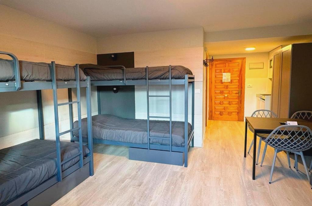 Apartamentos Midi 3000