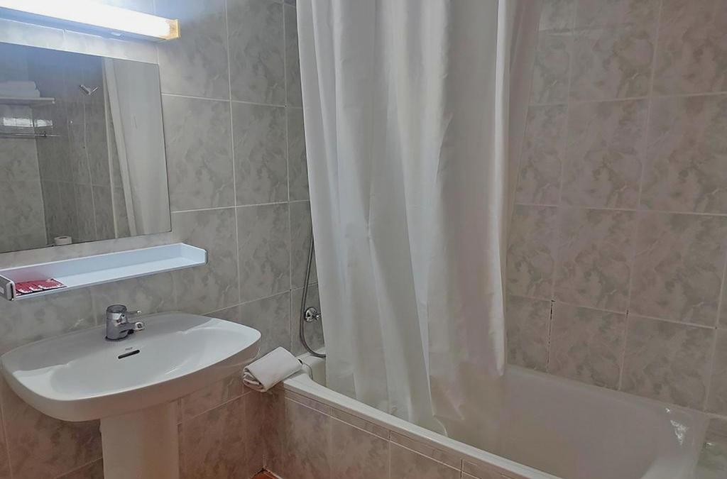 Apartamentos Midi 3000