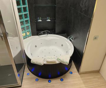 Black And White Suitte marques