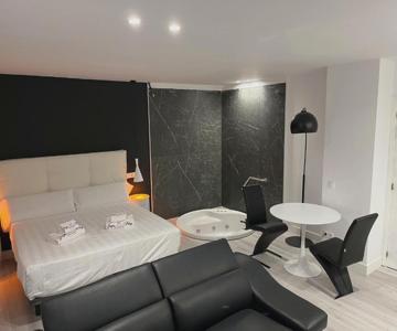 H. Pelayo Autocheck-in Suites Con Jacuzzi