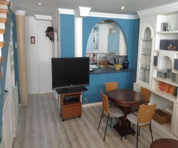 Duplex Entero Con Garaje Privado Y Terraza