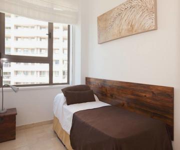 Akira Flats Diagonal Mar