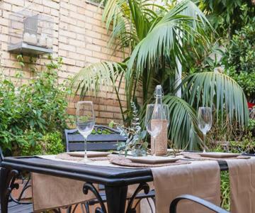charm & Cozy 4br - 3ba With Pool & Barbecue